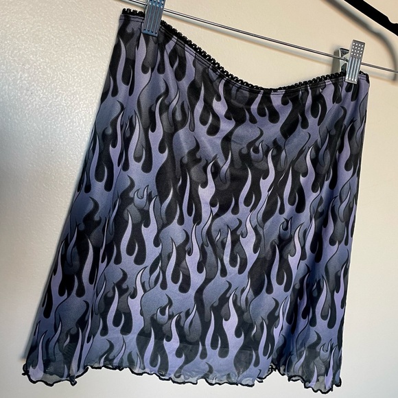 horoscopez flame raglan mesh skirt with lettuce trim purple flames alternative - Picture 2 of 4